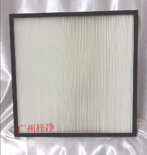 板式中效過濾器設(shè)計特點：風(fēng)量大、阻力小、結(jié)構(gòu)堅固、可重復(fù)清潔使用。