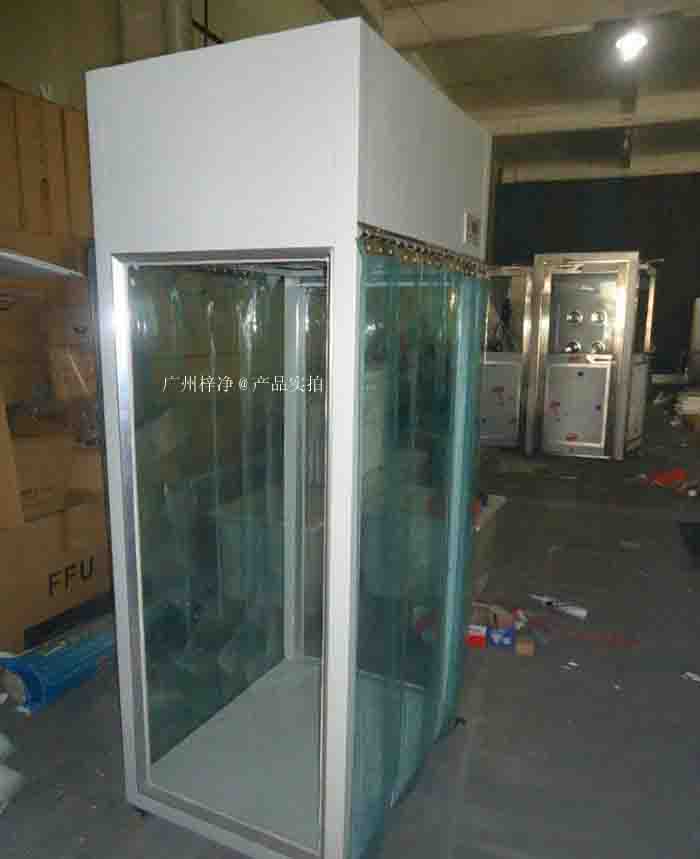 潔凈采樣車工作原理是從室內空氣經過初效過濾器、高效過濾器出風的形式達到高潔凈度