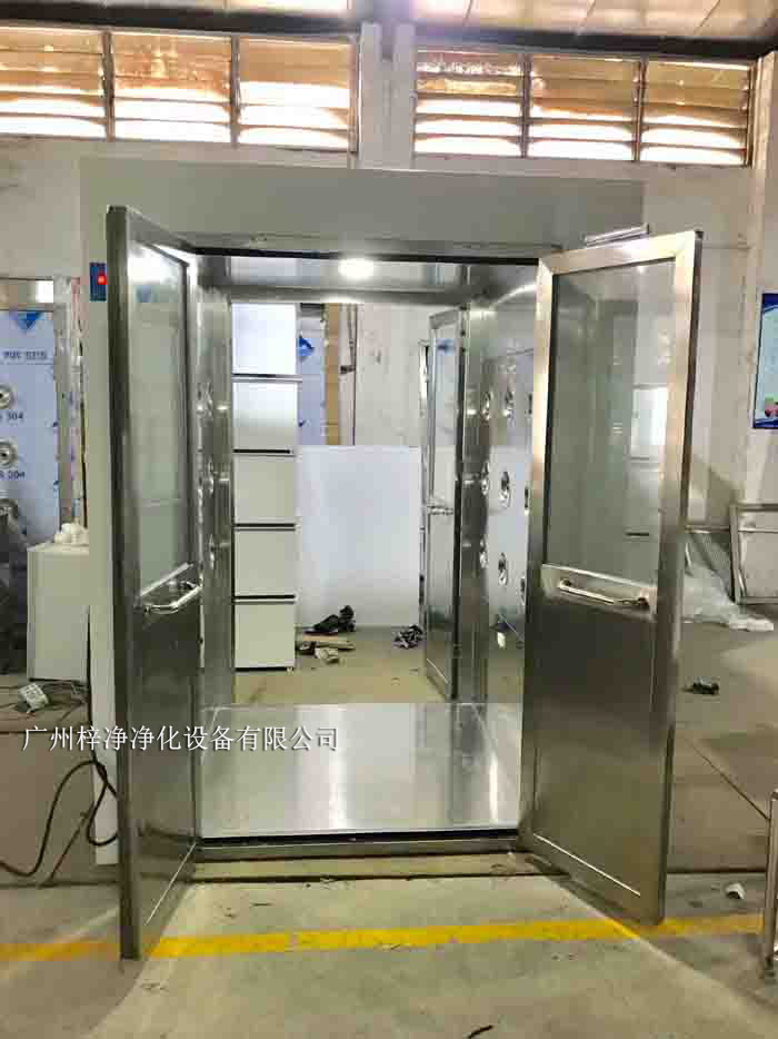 風(fēng)淋室作為潔凈室的重要組成部分 風(fēng)淋室作為潔凈室的重要組成部分