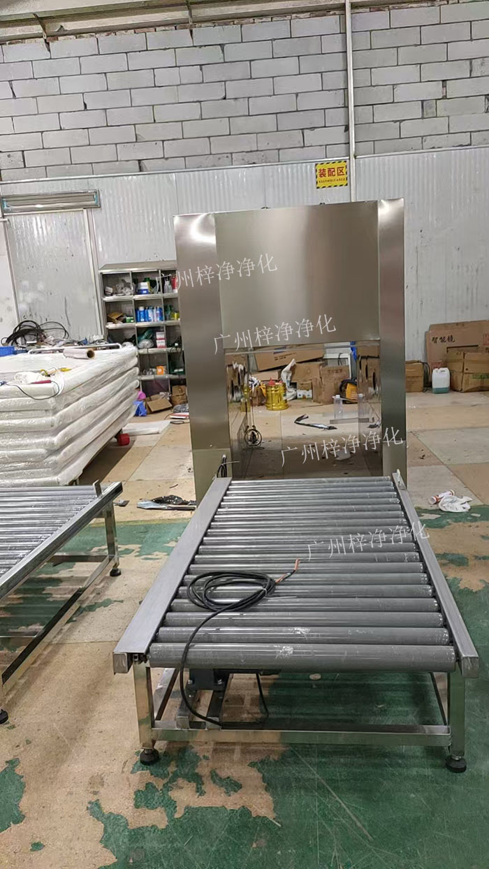 自動門層流傳遞窗可配合輸送線兩端設(shè)有自動門，實現(xiàn)物品的自動進出，減少人工操作。