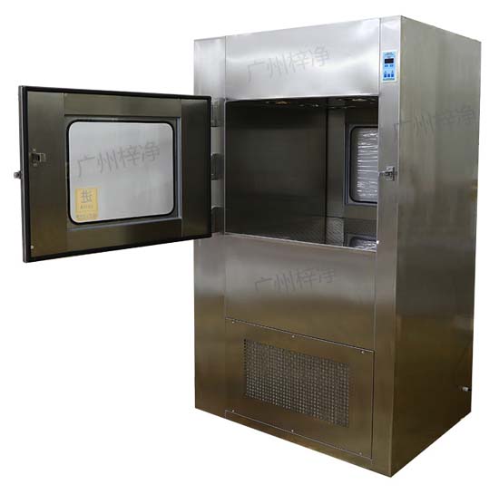 風(fēng)淋傳遞窗在醫(yī)療器械行業(yè)，潔凈室的環(huán)境對于產(chǎn)品的質(zhì)量和安全性至關(guān)重要