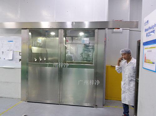 風(fēng)淋室安裝現(xiàn)場實拍圖 風(fēng)淋室安裝現(xiàn)場實拍圖