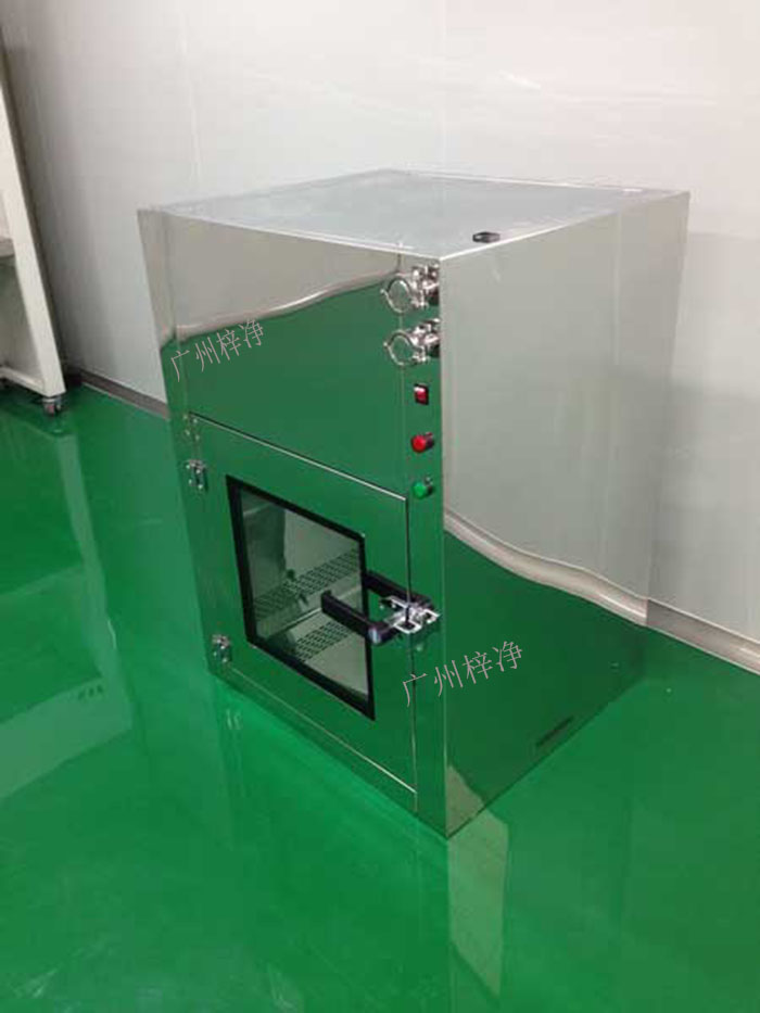 傳遞窗的尺寸應(yīng)根據(jù)車間的具體需求而定，一般應(yīng)大于操作人員的身體尺寸，確保操作空間。