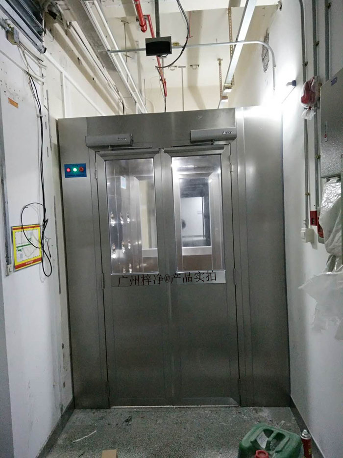 全自動風淋室(自動感應智能型風淋室)自動開關門速度:2.5-6m/s連續(xù)可調(diào)