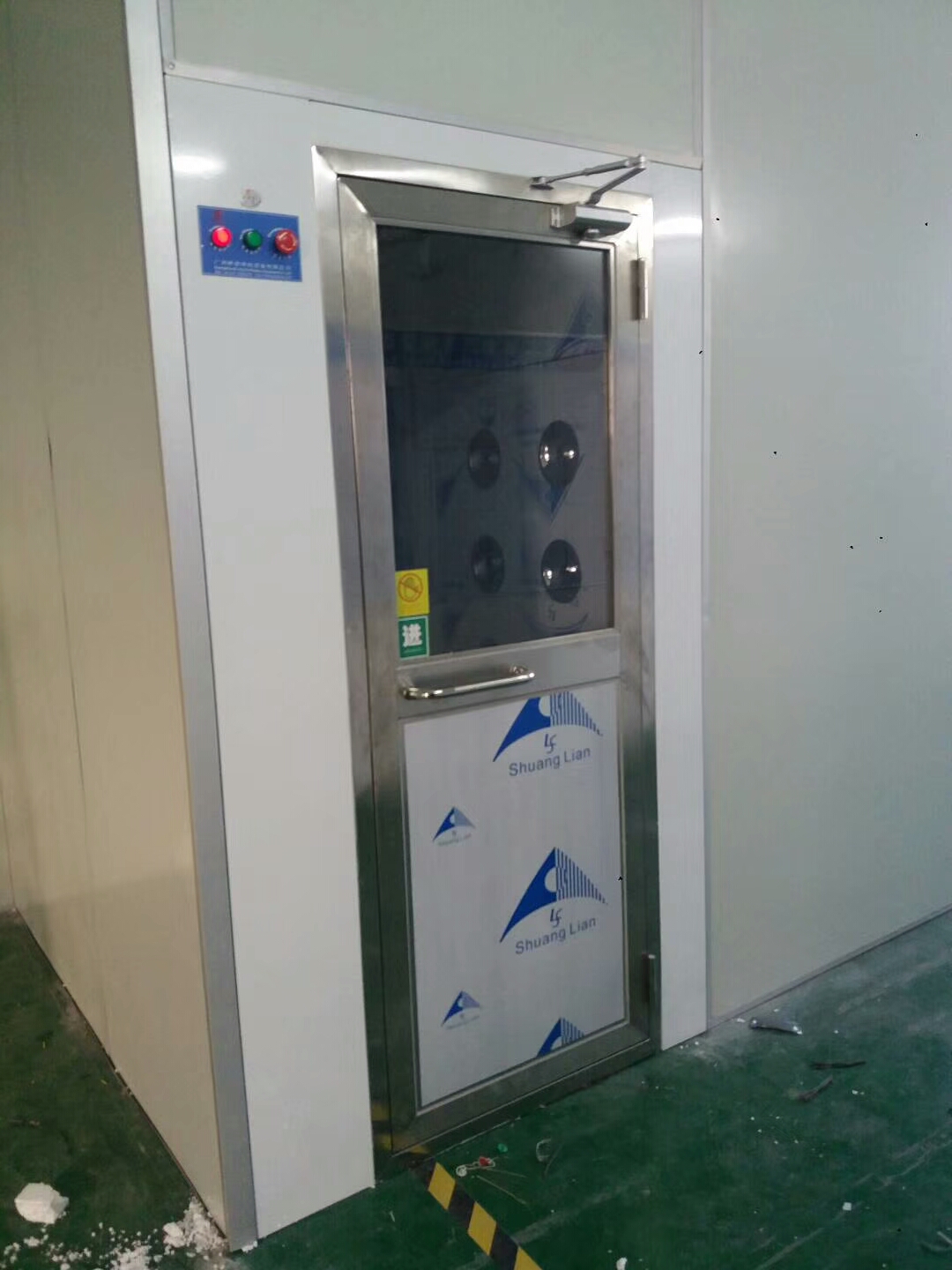 風淋室在潔凈室哪個位置比較好？